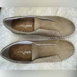 New J/SLIDES Women's Leather Beige Slip-On Sneakers